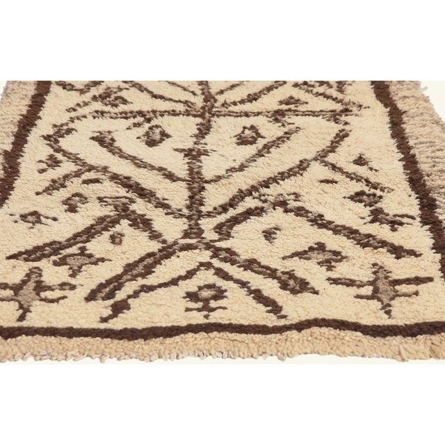 Berber Tribes of Morocco Vintage Azilal Moroccan Rug, 02'11 X 05'11 For Sale - Image 4 of 10
