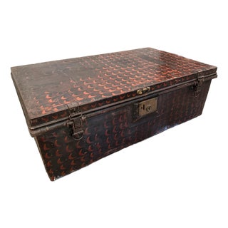 Early 20th Century English Tole-Painted Uniform Case For Sale