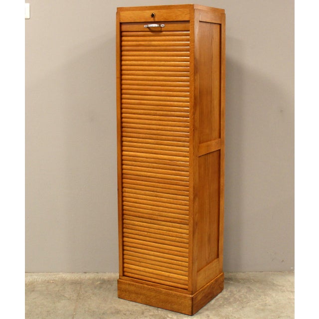 Single shutter filing cabinet In oak Early 1900s Dimensions: width 43 cm, depth 37 cm, height 150 cm Restored (see photo)