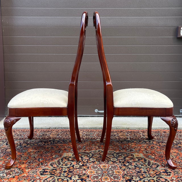 1990s 1990s Thomasville Queen Anne Solid Cherry Dining Chairs With Shell Carvings - A Pair For Sale - Image 5 of 12