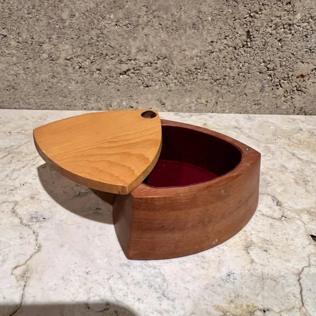 Vintage Mid-Century Modern Huon Pine Jewelry Box, 1960s, Usa For Sale In San Diego - Image 6 of 6