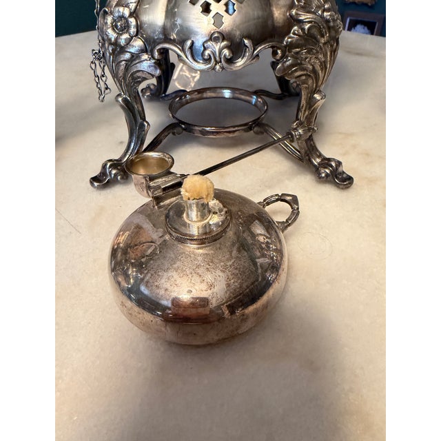 1950s Vintage Reed & Barton "Winthrop" 1795 Silverplate Tea & Coffee Service With Working Tilting Kettle-on-Stand - Set of 4 For Sale - Image 5 of 18