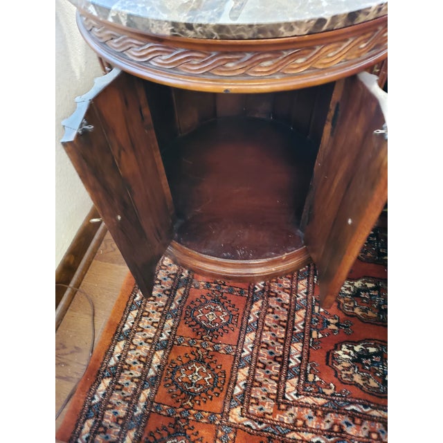 Traditional 1990s Bernhardt Marble Top End Table For Sale - Image 3 of 5