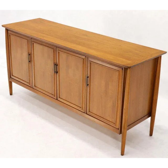 1970s Mid-Century Modern Light American Walnut 4 Doors Credenza Dresser Cabinet For Sale - Image 5 of 11
