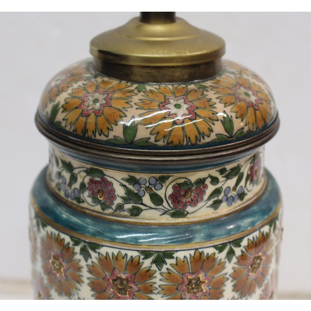 Victorian Late 19th Century Hungarian Porcelain Oil Lamp Mounted as an Electric Table Lamp For Sale - Image 3 of 8