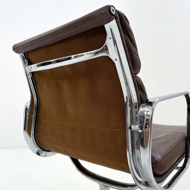 EA217 Soft Pad Desk Chair in Leather by Charles & Ray Eames for ICF, 1970s For Sale - Image 6 of 16