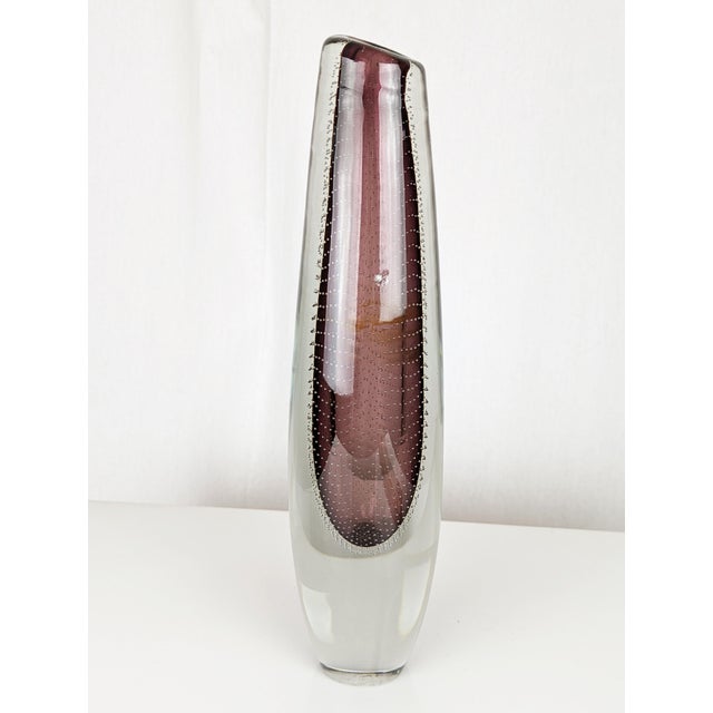 Mid-Century Modern Mid-Century Modern Clear and Purple Glass Vase by Gunnel Nyman for Studio Nuutajarvi, 1957 For Sale - Image 3 of 12