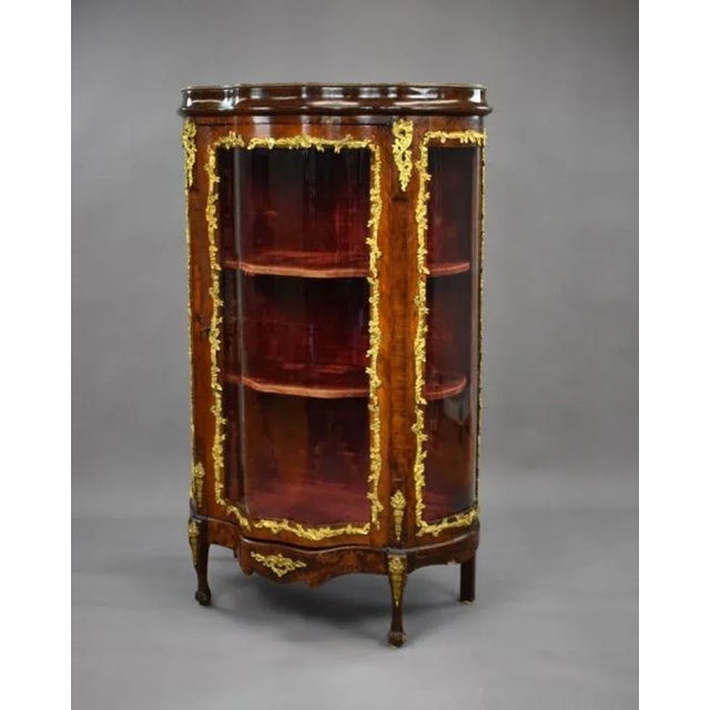 Brown Antique French Serpentine Vitrine, 1870 For Sale - Image 8 of 10