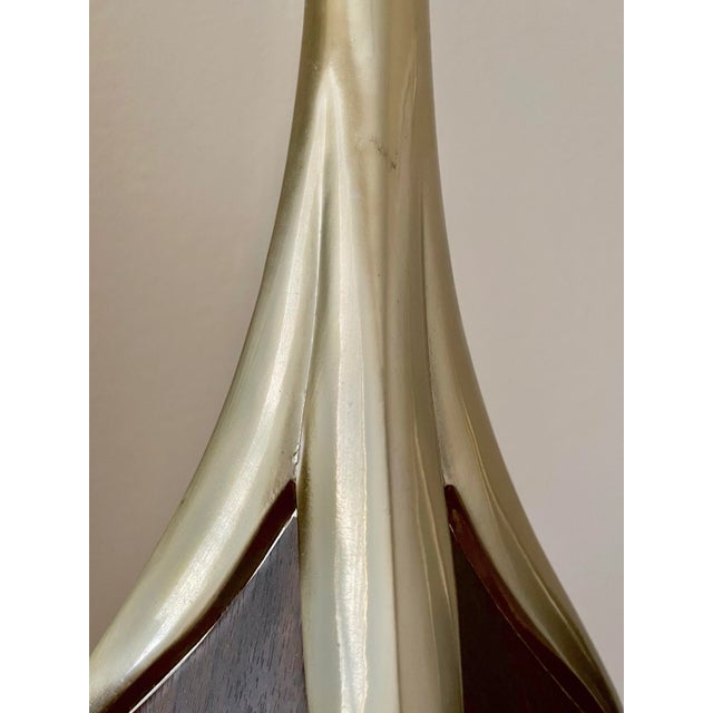 Brown Pair of Mid Century Space Age Table Lamps With Brass + Dark Wood | by Laurel Lamp Co For Sale - Image 8 of 12