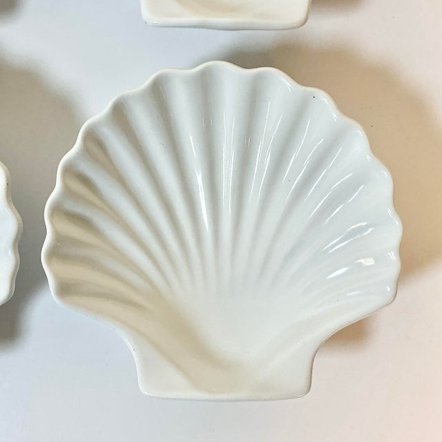 White 1980s Vintage Neoclassical Coastal Portuguese Ceramic Shell Plate/Bowls - Set of 4 For Sale - Image 8 of 10
