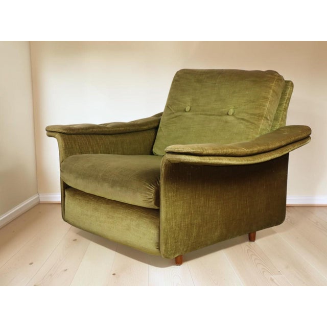 Mid-Century Modern Vintage Velvet Armchairs, 1960s, Set of 2 For Sale - Image 3 of 18