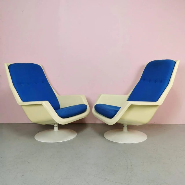 Set of Space Age Lounge Chairs by Robin & Lucienne Day for Hille, 1970s For Sale - Image 12 of 12