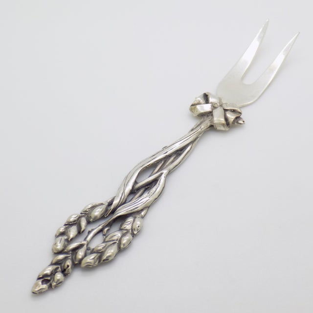 Metal Vintage Italian Handmade Genuine Silver .800 Wheat Ears and Ribbon Decorated Cocktail Fork For Sale - Image 7 of 10