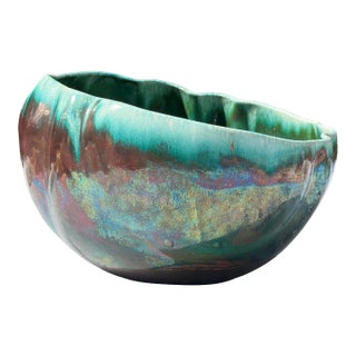 Vintage 1970s Tony Evans Signed Raku Pottery Centerpiece Bowl – Iridescent Peacock & Copper Luster (#73) For Sale