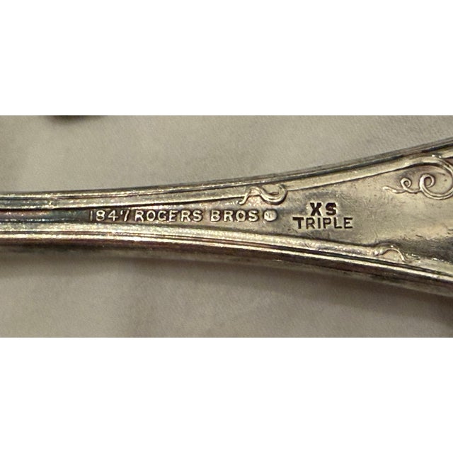 1847 Rogers Bros. “Vintage” Silverplate Flatware Master Set Pattern Introduced 1904 - 148 Pieces For Sale - Image 12 of 17