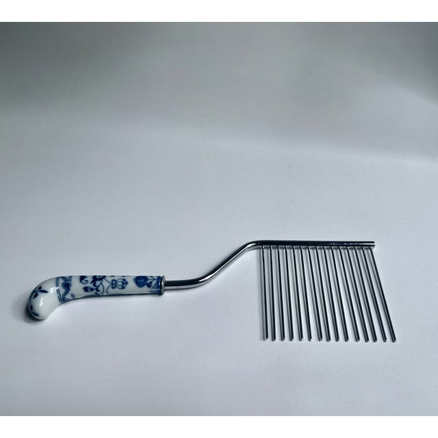 Metal Mid 20th Century Japanese Blue Danube Porcelain Cake Breaker For Sale - Image 7 of 18