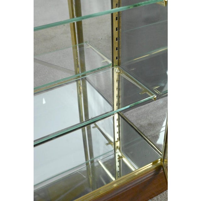 Brass Display Case with Mirrored Back, Early 20th Century For Sale - Image 14 of 18