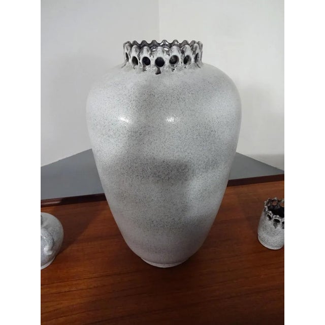 Vintage White Ceramic Vases by Hans Welling for Ceramano, 1960s, Set of 5 For Sale - Image 9 of 18