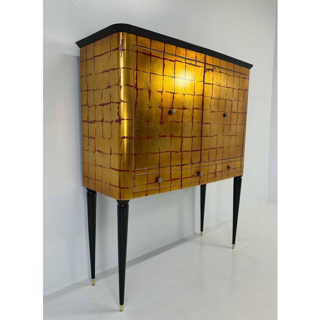1950s Italian Art Deco Red Lacquered and Gold Leaf Bar Cabinet attributed to Permanente Mobili Cantù, 1950s For Sale - Image 5 of 12