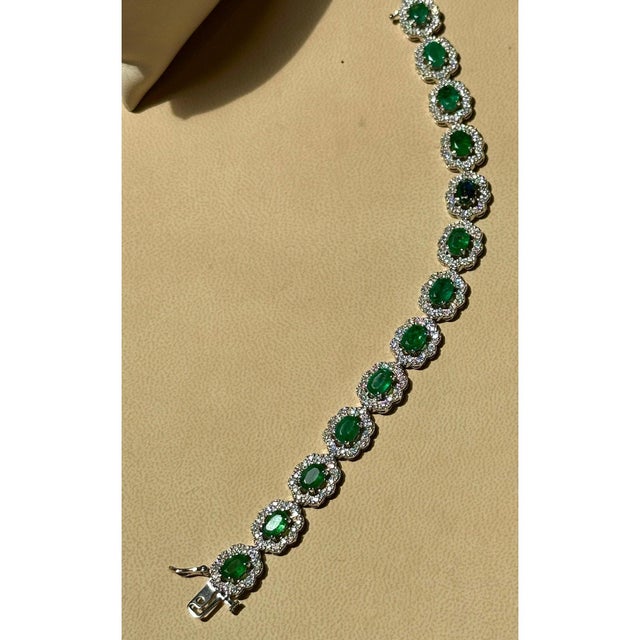 Gemstone 10 Carat Natural Brazilian Emerald & Diamond Tennis Bracelet 14 Karat Gold For Sale - Image 7 of 16