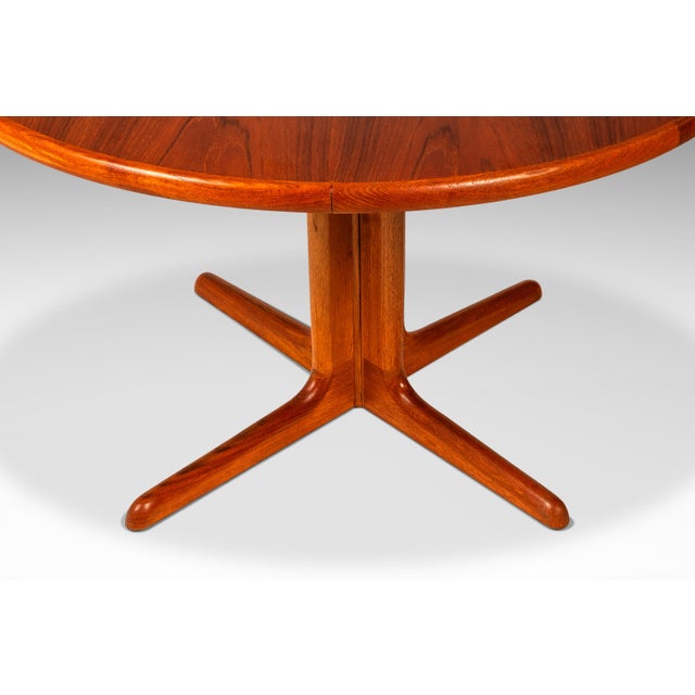 Danish Mid-Century Modern Extension Dining Table in Teak W/ Two Leaves by Skovby Møbelfabrik, Denmark, C. 1970s For Sale In Orlando - Image 6 of 18