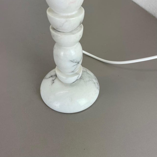 Vintage Hollywood Regency White Onyx Table Lamp with Marble Base, 1970s For Sale - Image 15 of 18