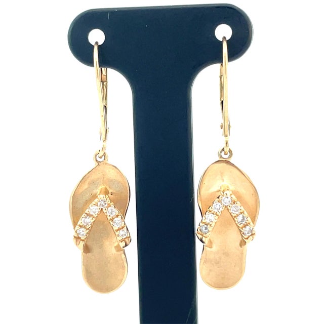 Modern Ha Hoku 14k Yellow Gold Diamond Hawaiian Slippers Earrings, A Pair For Sale - Image 3 of 12