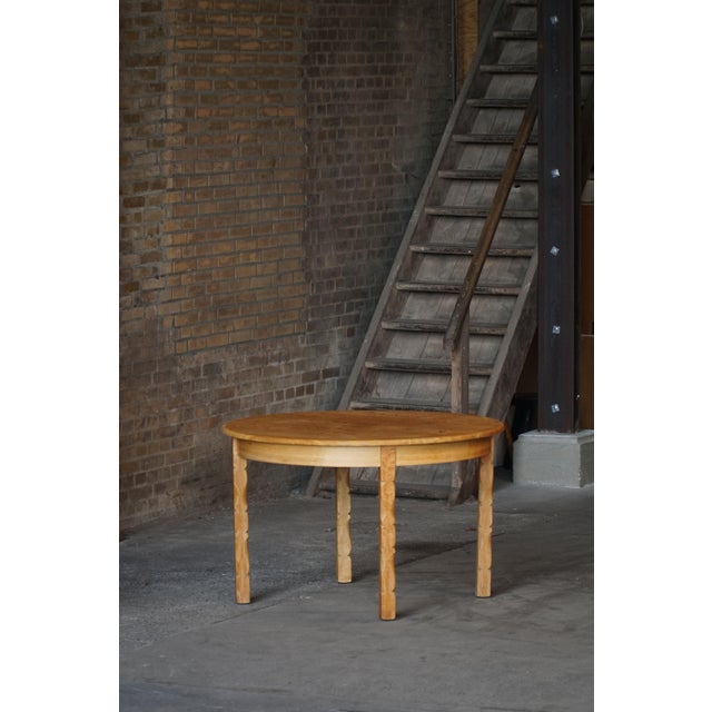 Gold Mid-Century Modern Round Oak Dining Table with Three Extensions, 1960s For Sale - Image 8 of 18