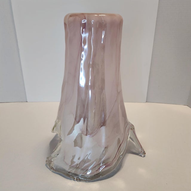 1970s Vintage Italian Murano Lavorazione Style Pink & White Swirled Ruffled Glass Vase For Sale - Image 5 of 8