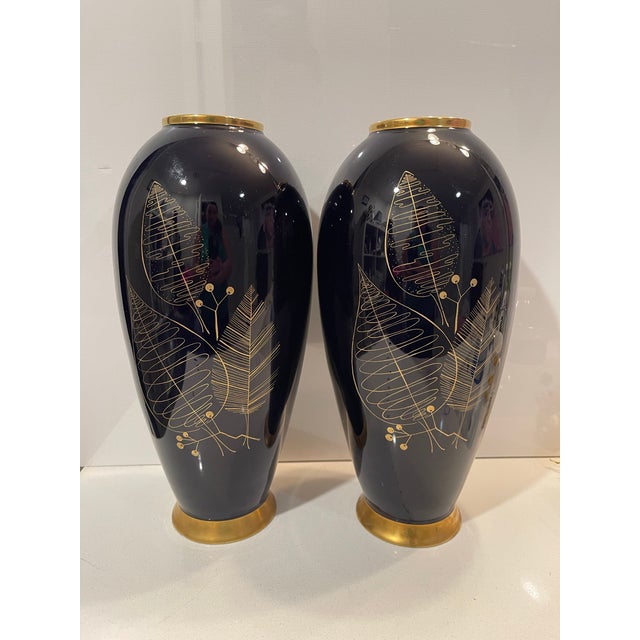 Gold Set of Two 1970s Lindner Kueps Bavarian Tall Gold & Cobalt Floral Vases For Sale - Image 8 of 12