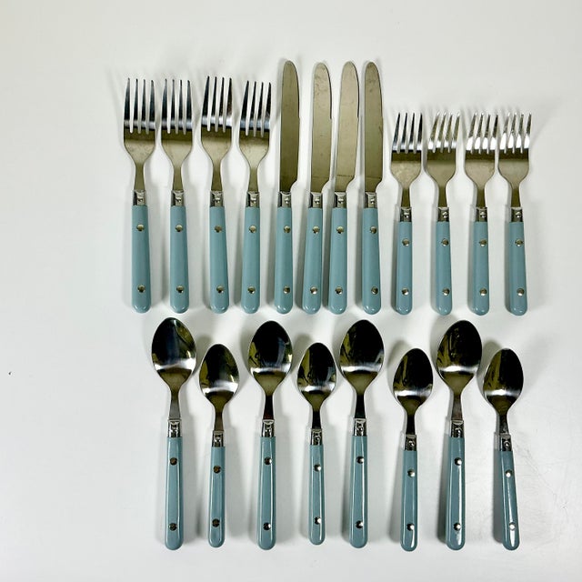 This is a great flatware option for everyday use and summer patio entertaining. It's a high-quality stainless steel set...