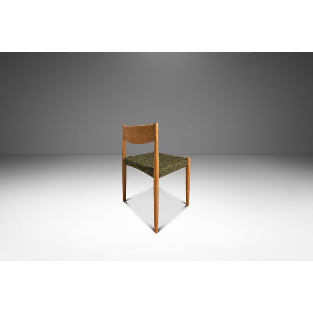 Textile Restored Mid-Century Danish Modern Side / Dining Chair in Oak & Green Tweed Attributed to Poul Volther for Frem Røjle, Denmark, C. 1970s For Sale - Image 7 of 18
