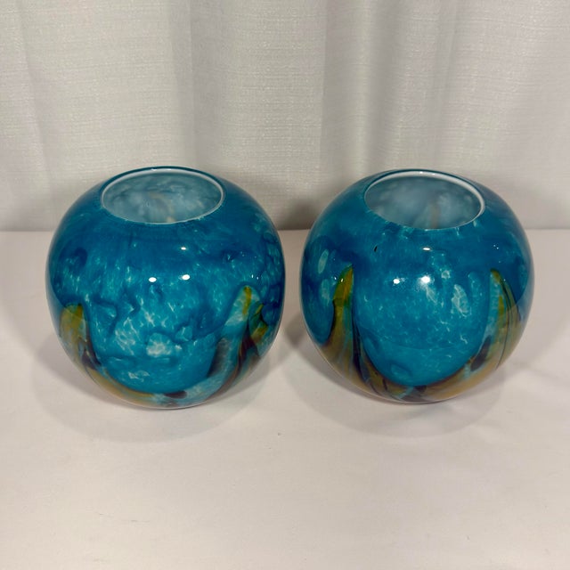 Mdina Glass Late 20th Century Palm Beach Regency Mdina Style Hand-Blown Mottled Cased Art Glass Globe Vases - A Pair For Sale - Image 4 of 10