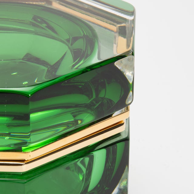 Hand-Blown Murano Box in Emerald Green With Brass Fittings For Sale - Image 4 of 7
