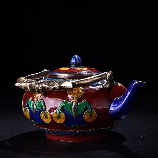 Vintage Ming Cloisonne Enamel Teapot – Red Ground Gilt Bat & Coin Motif For Sale - Image 4 of 9