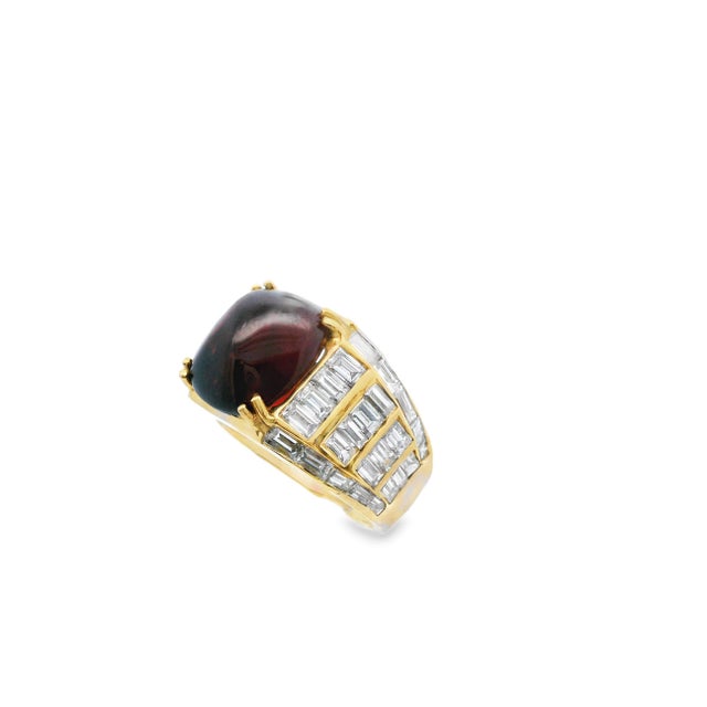 1990s 18k Yellow Gold Red Garnet and Diamond Statement Ring, Size 6 For Sale - Image 4 of 10