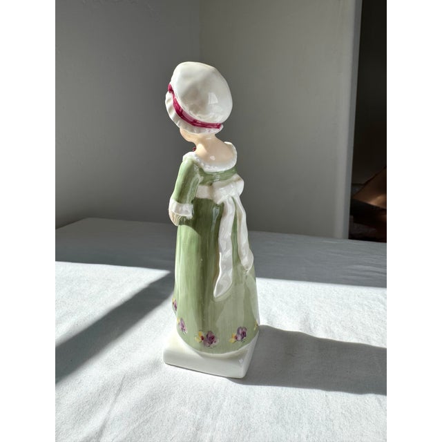 English 1970s Royal Doulton Figurine ~ “Ruth” ~ Hn 2799 For Sale - Image 3 of 10