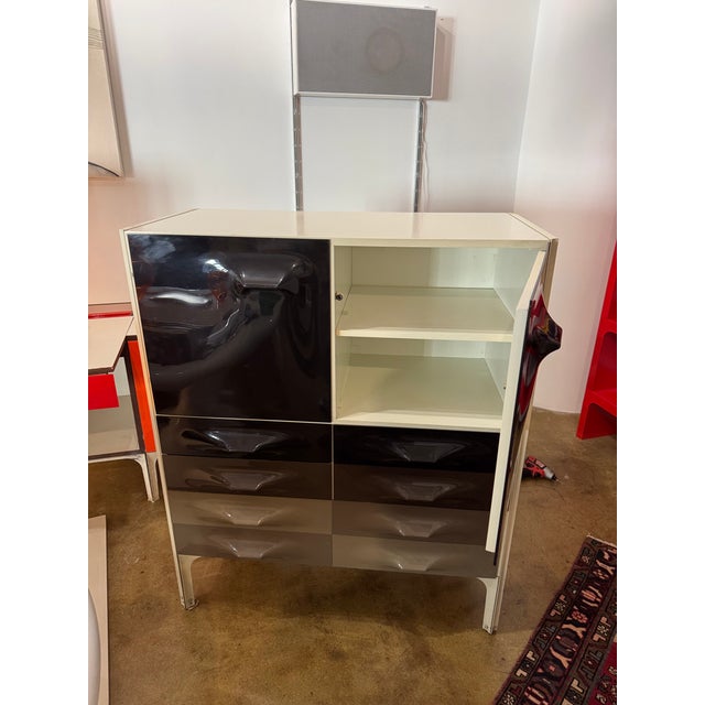 Mid-Century Modern Raymond Loewy Df2000 Dresser for Doubinsky Frères, 1960s For Sale - Image 3 of 6