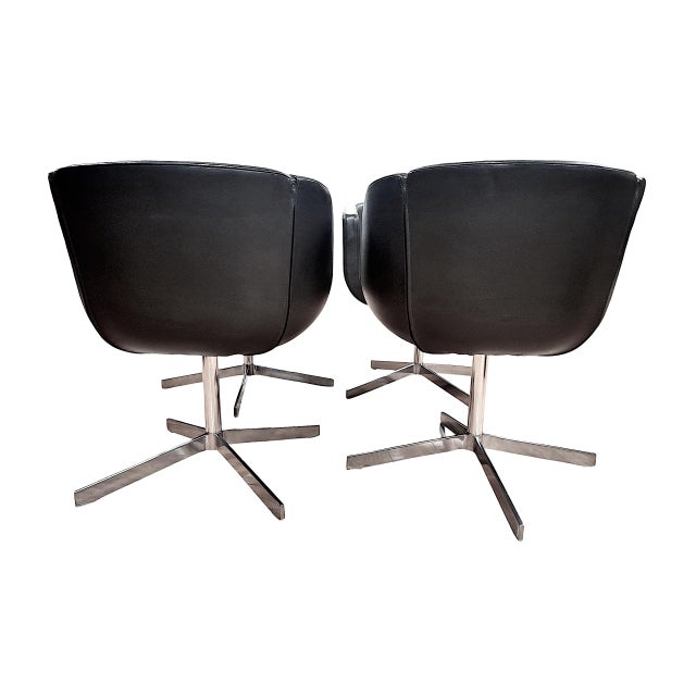 Early 21st Century Set of Four B & B Italia 21st-Century “Tulip Sixty” Swivel Armchairs in Leather and Chrome For Sale - Image 5 of 17
