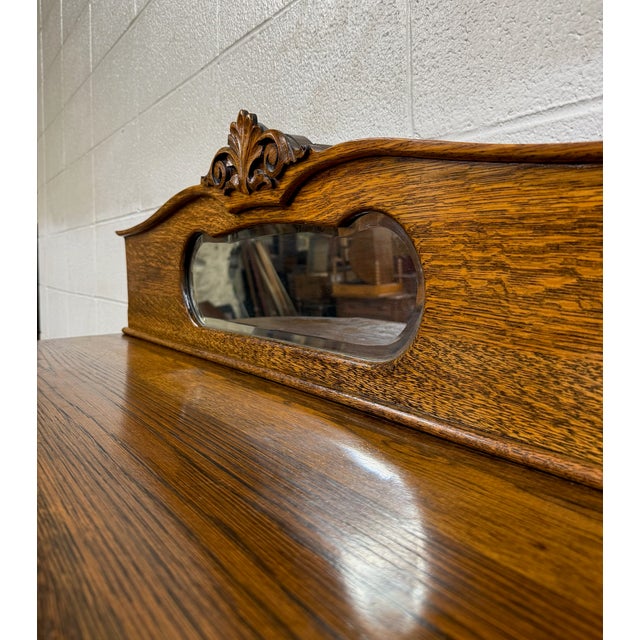 Early 20th Century Antique Victorian Edwardian Quarter Sawn Tiger Oak Curved China Cabinet Curio For Sale - Image 5 of 10
