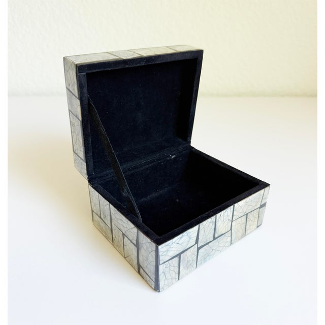 Late 20th Century R & Y Augousti Style Mother of Pearl Box For Sale In Sacramento - Image 6 of 9