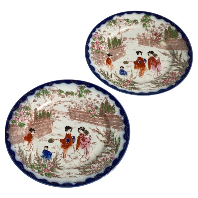 Japanse Plates in Porcelain, Set of 2 For Sale