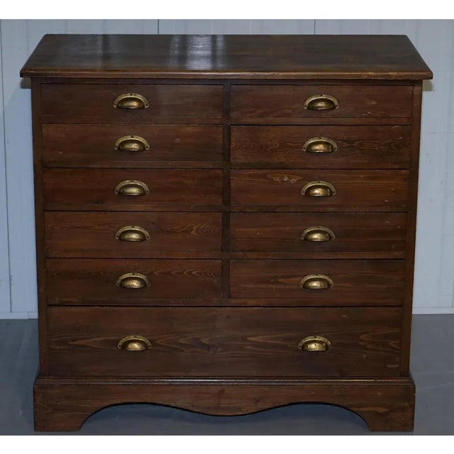 We are delighted to offer for sale this stunning original Victorian photographers bank / chest of drawers A very lovely...