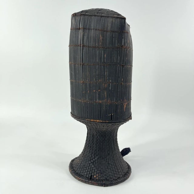 African Early 20th Century Old Kuba Basket MATTER COLLECTION For Sale - Image 3 of 9