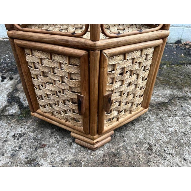 Late 20th Century Vintage Hollywood Regency Style Rattan Bamboo Hexagonal 2 Tier Corner Side Table. For Sale - Image 5 of 8