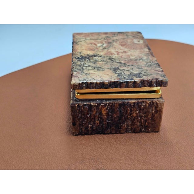 Art deco, marble box, casket, dimensions: width 13.8 cm, depth 9.8 cm, height 6.5 cm.