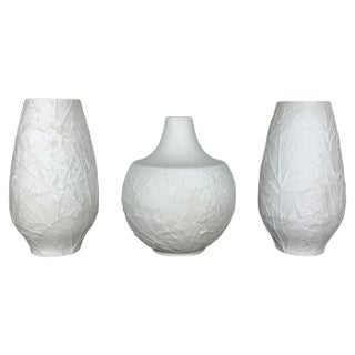 German Porcelain Op Art Leaf Vases from Heinrich Selb, 1970s, Set of 3 For Sale