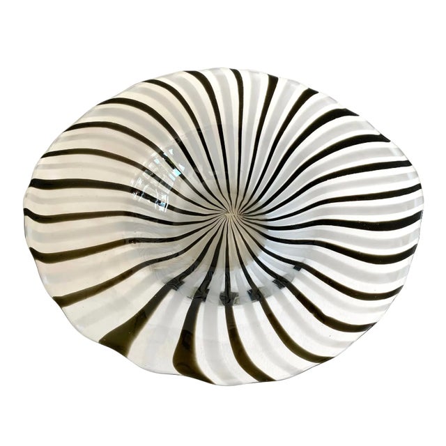 1960s Dino Martens Mid Century Modernist Murano Art Glass Mezza Filigrana Bianco Nero Swirl Freeform Oval Decorative Bowl For Sale - Image 10 of 14