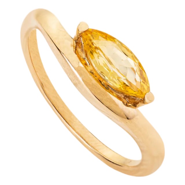 14k Gold Retro Yellow Sapphire Solitaire Ring Size 7 For Sale