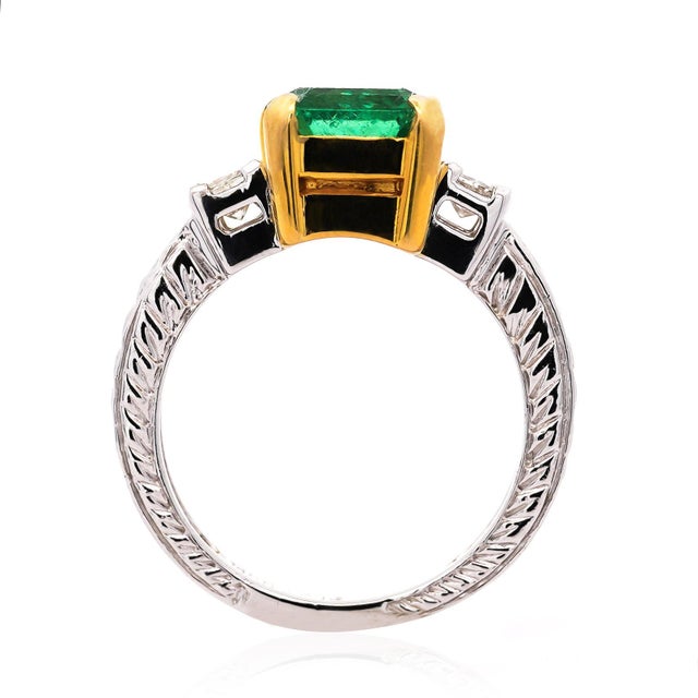 2020s 3.38 Carat Colombian Emerald & Diamond Filigree Three Stone Ring, Size 8 For Sale - Image 5 of 10
